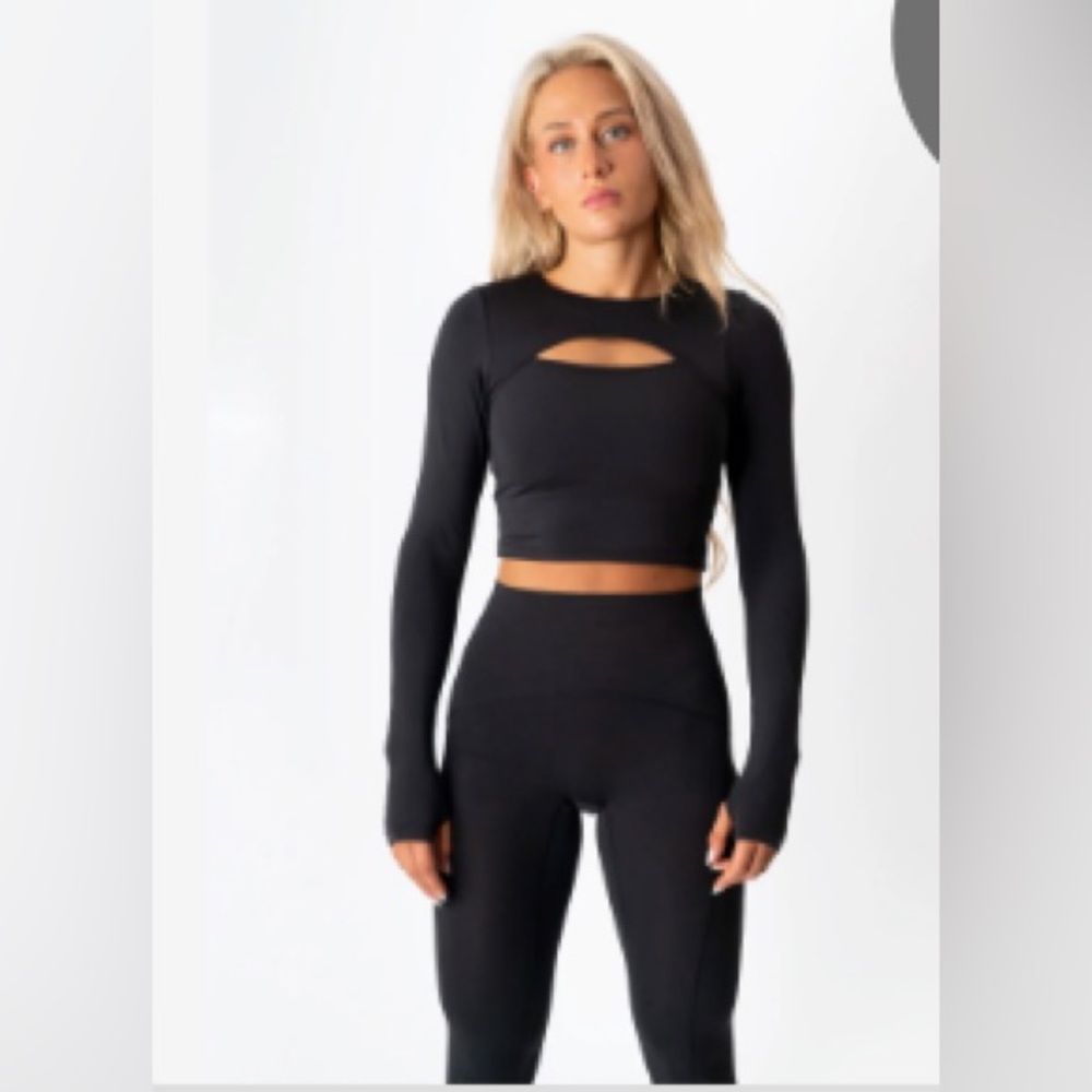 NWT ParagonFitwear Half Dome Crop